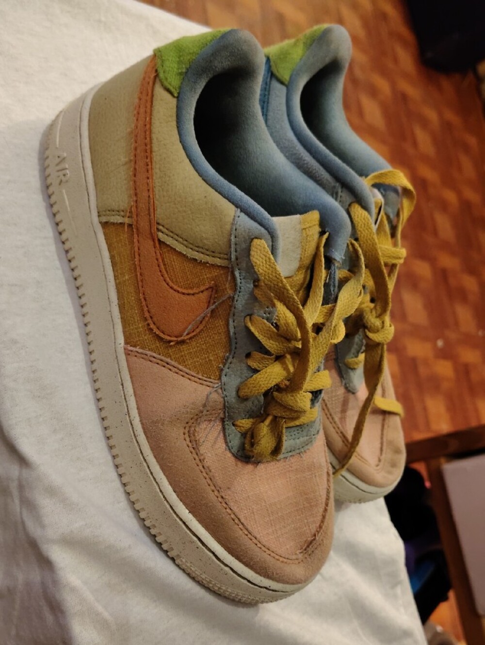 Nike Kids Multicolor Low-Top Sneakers with Yellow Laces - Picture 8 of 11